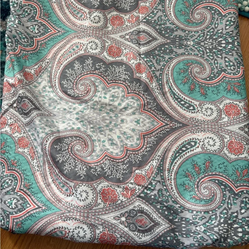 Paisley Patterned Fabric Shower curtain bundle